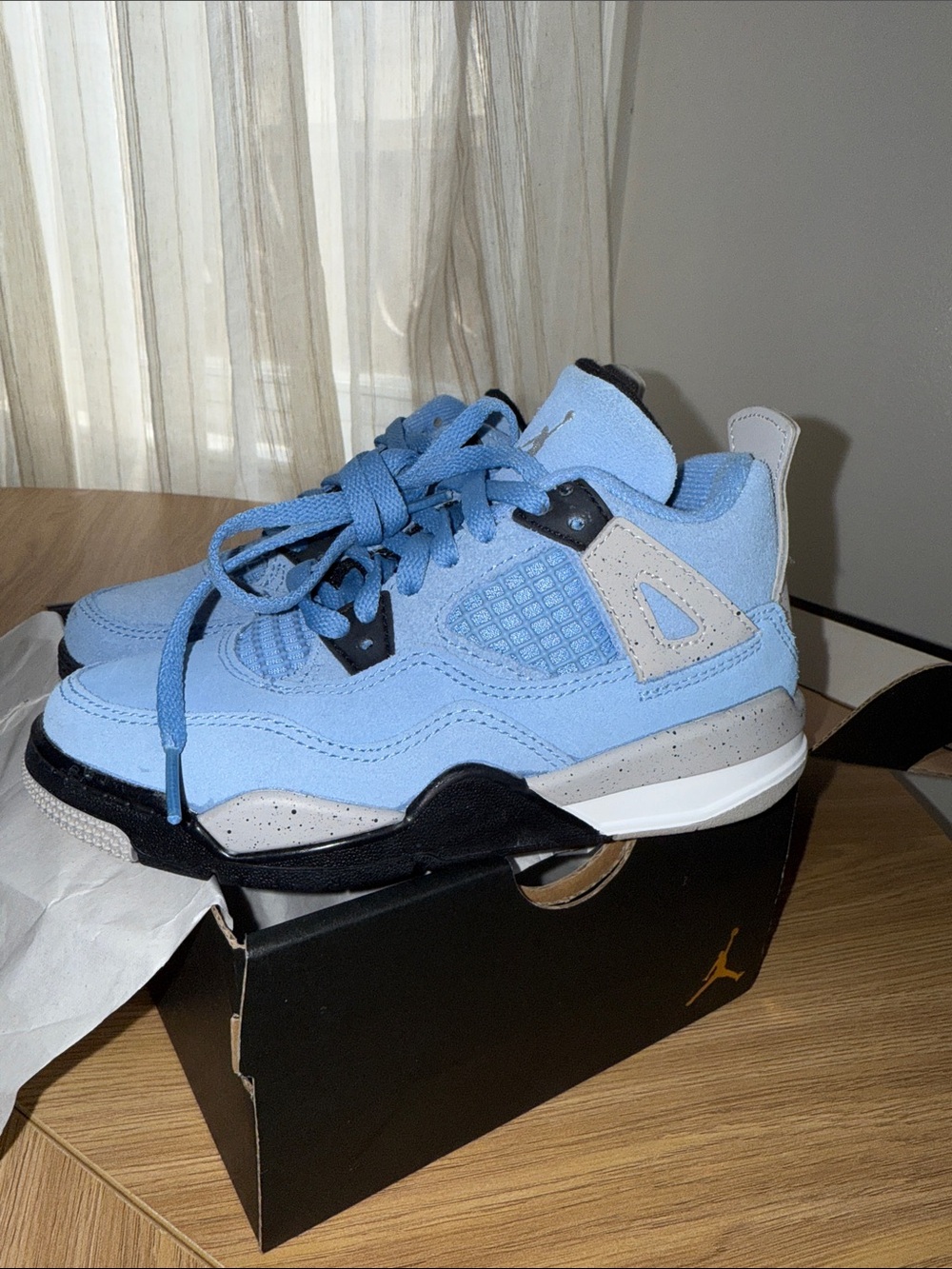 JORDAN 4 RETRO 'UNIVERSITY BLUE'